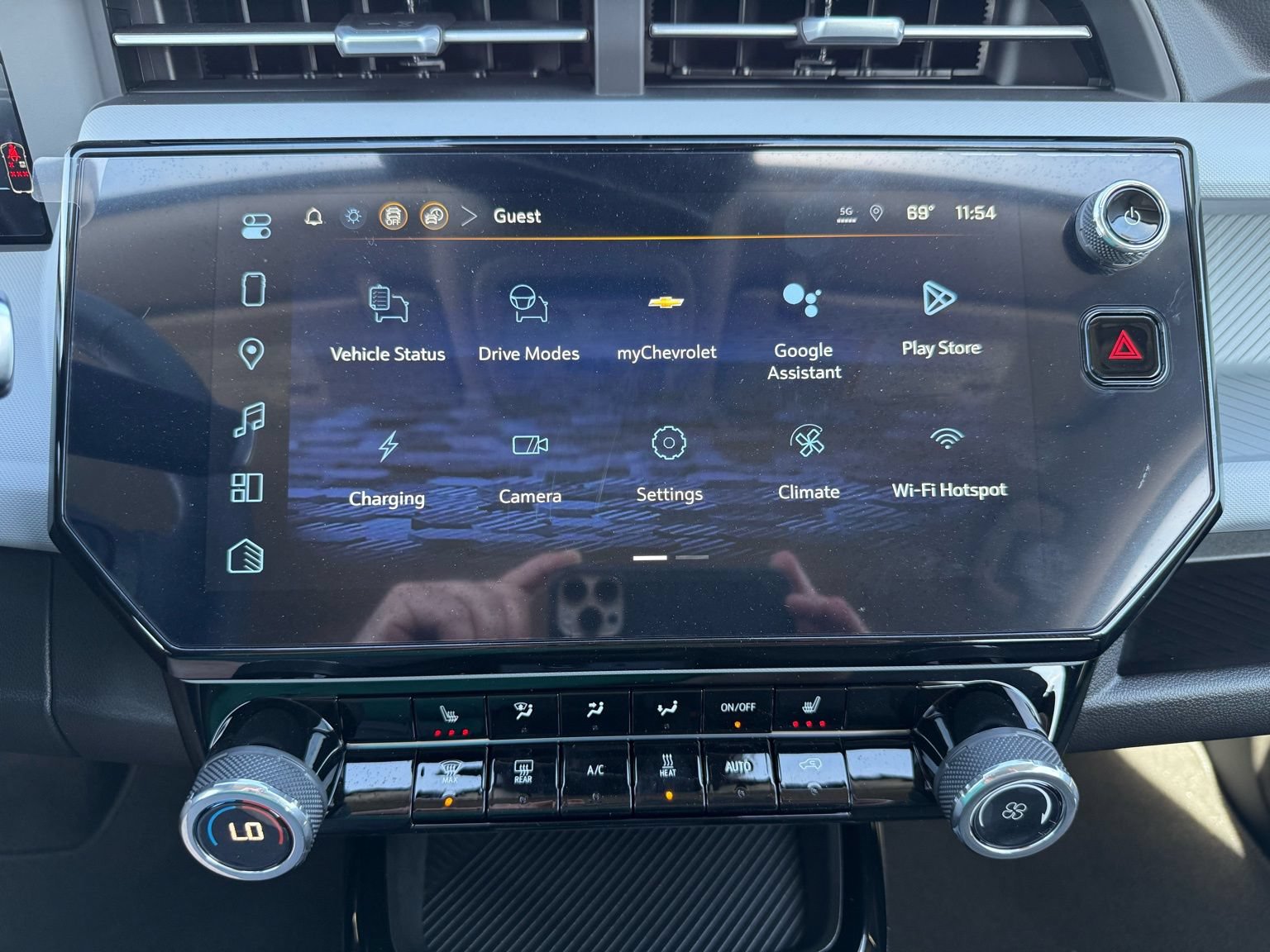 New 2027 Chevrolet Bolt LT w/ Comfort Package FWD image 22