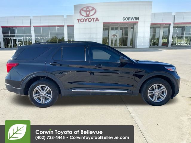 Used 2023 Ford Explorer XLT AWD/4WD image 6