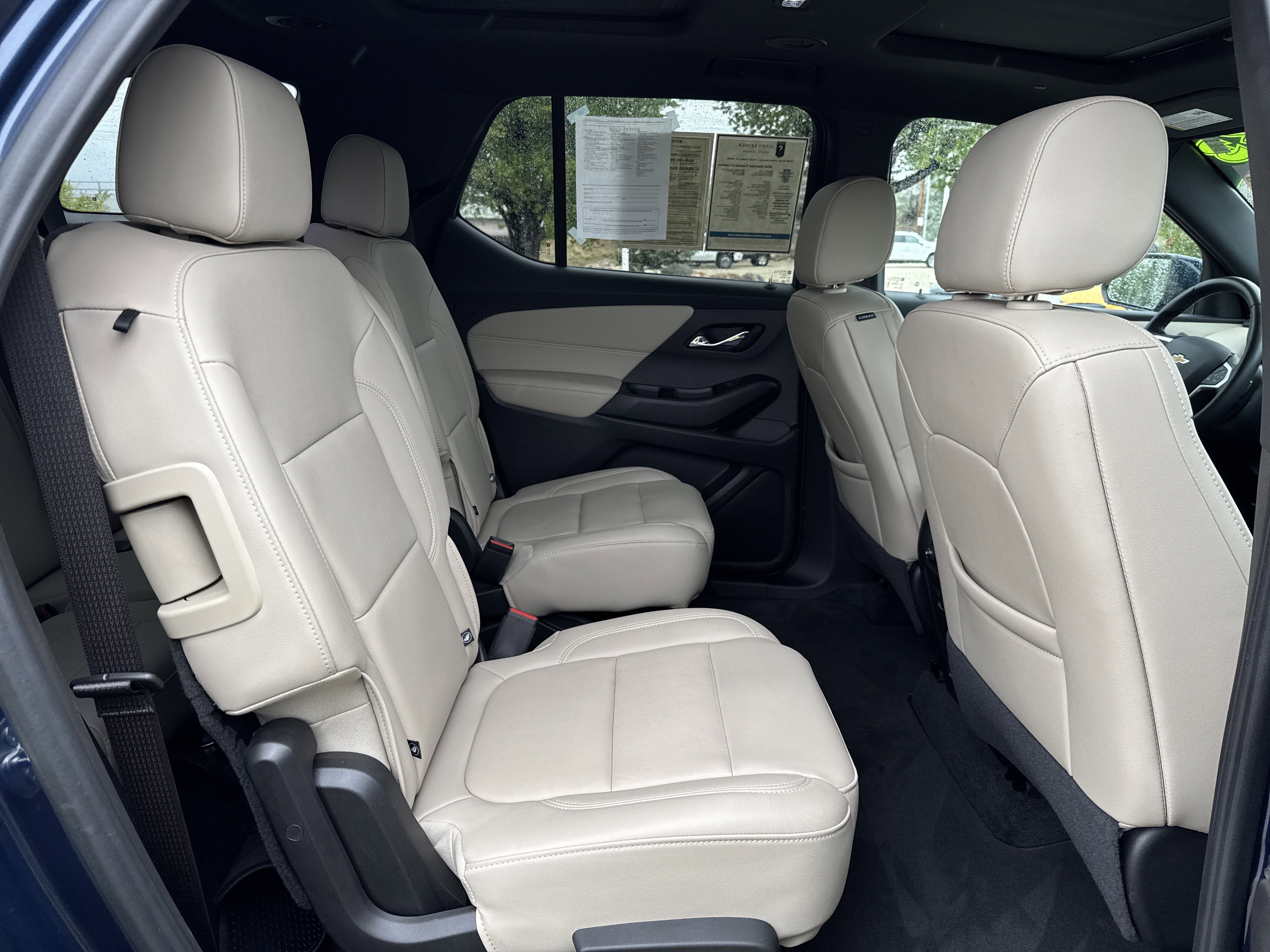 Used 2023 Chevrolet Traverse LT w/ LT Premium Package AWD/4WD image 24
