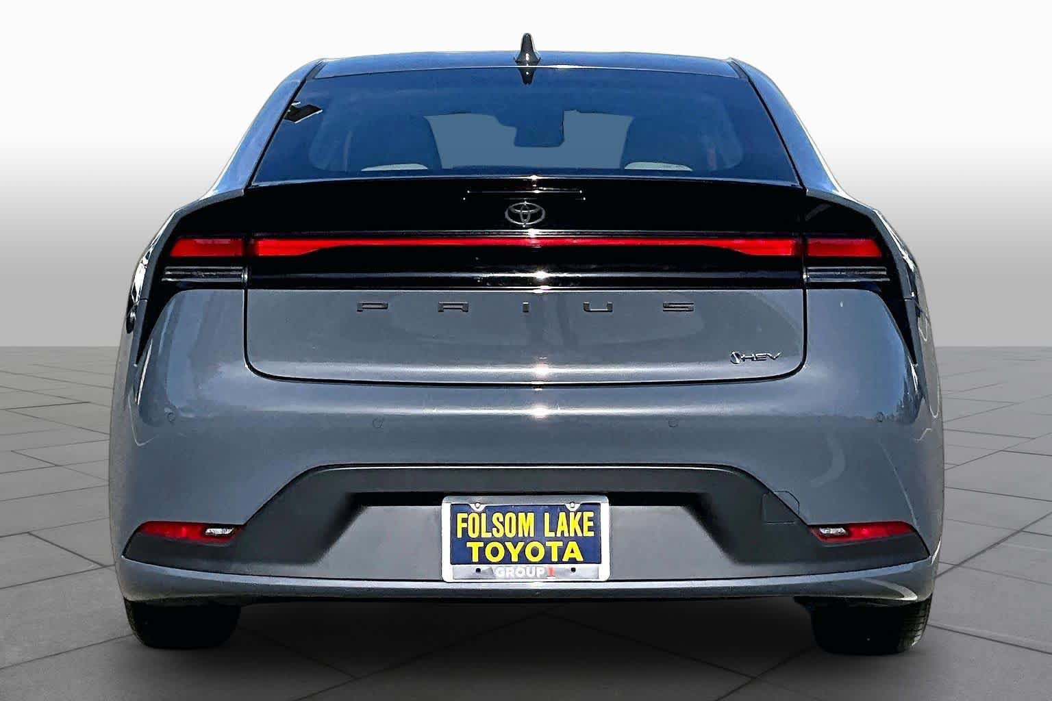 Used 2024 Toyota Prius LE FWD image 4