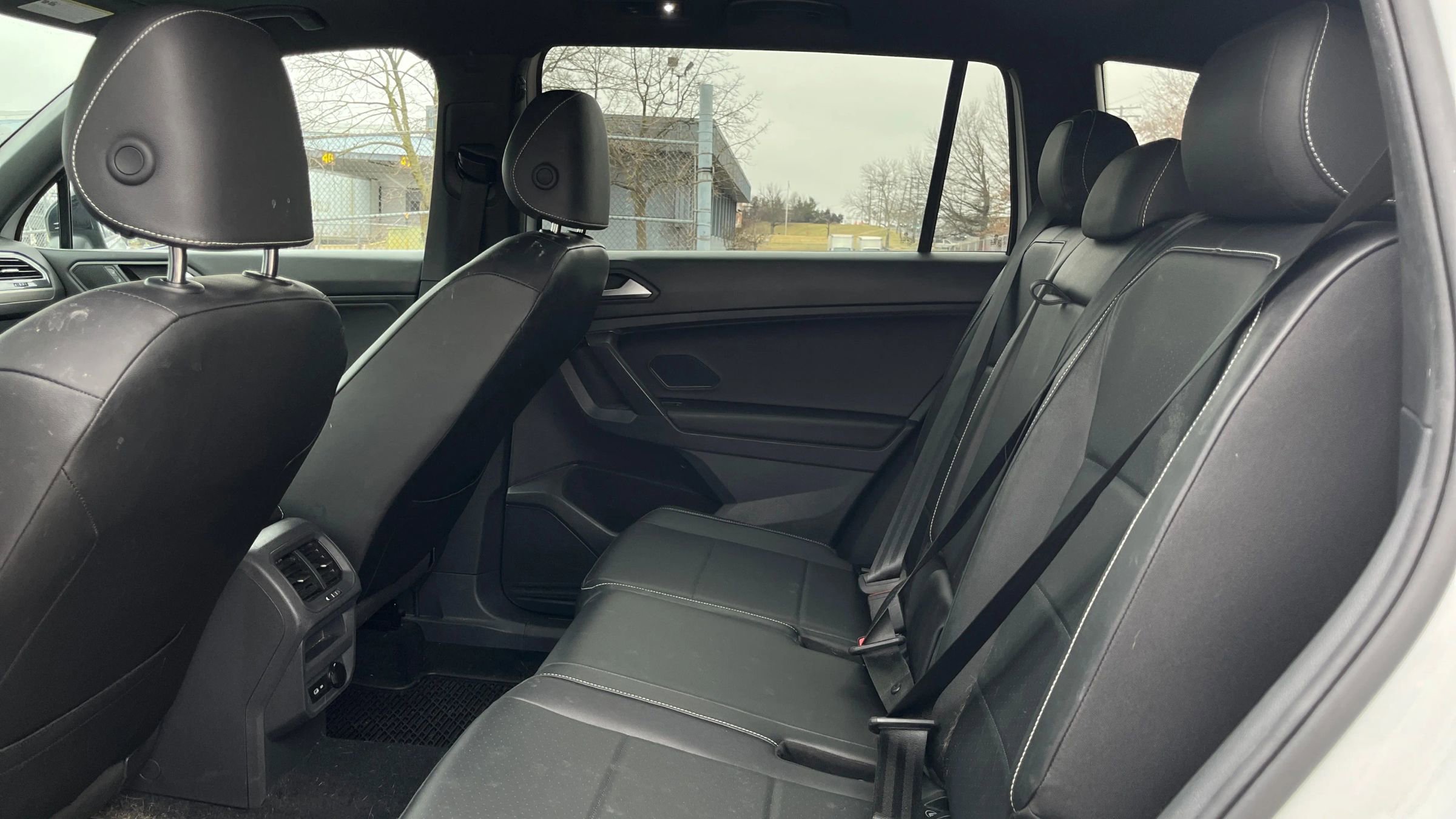 Used 2021 Volkswagen Tiguan SE R-Line image 10