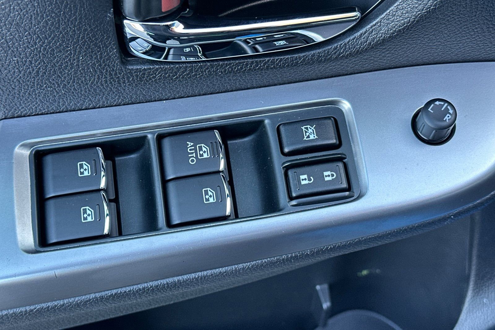 Used 2016 Subaru Crosstrek 2.0i Limited w/ Popular Package #2 image 13