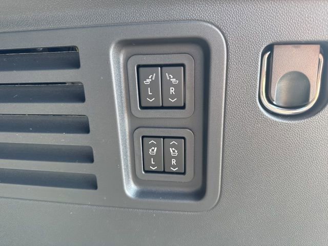 New 2026 Chevrolet Traverse High Country w/ LPO, Floor Liner Package FWD image 15