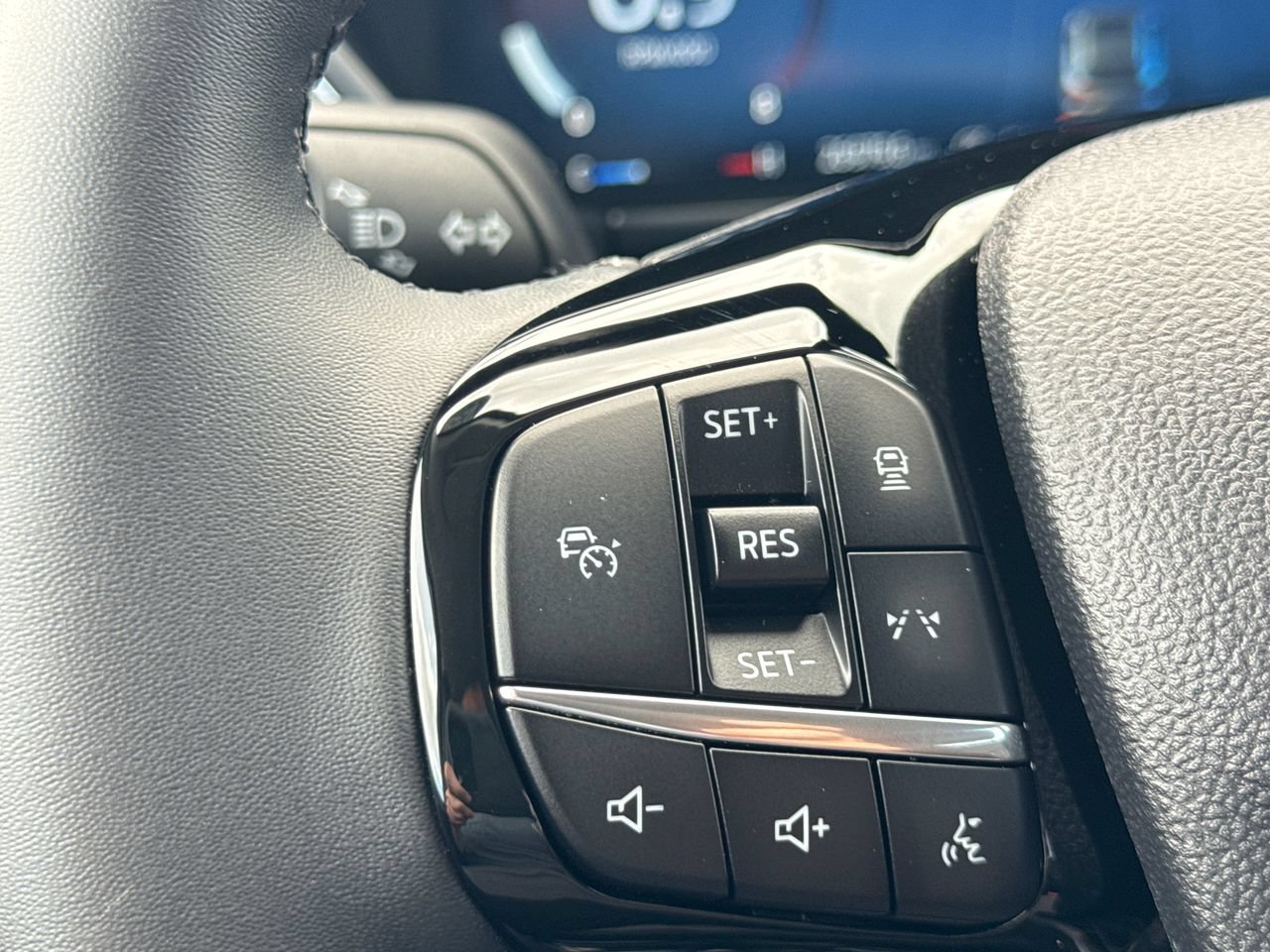 Used 2025 Ford Escape Platinum AWD/4WD image 29