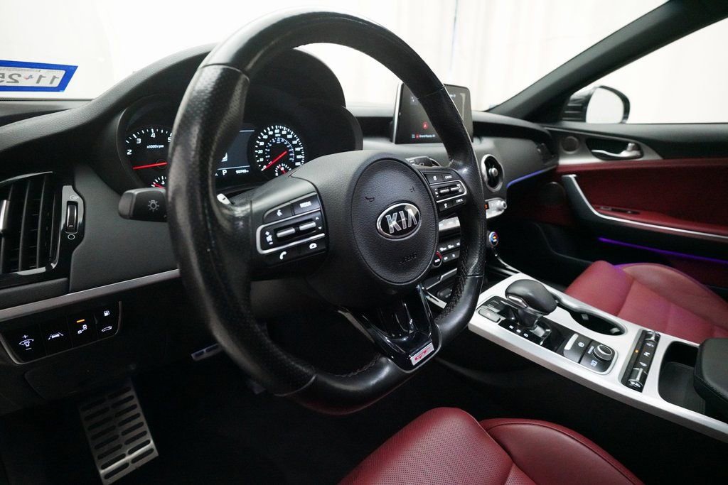 Used 2018 Kia Stinger GT2 image 8