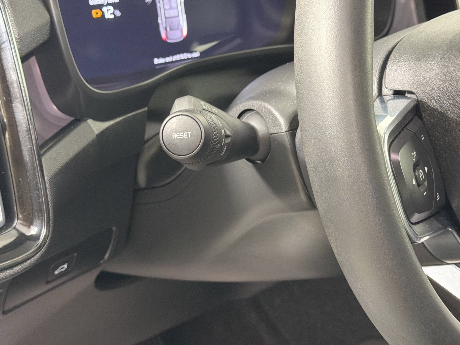 Certified 2023 Volvo C40 P8 Recharge Ultimate AWD/4WD image 11