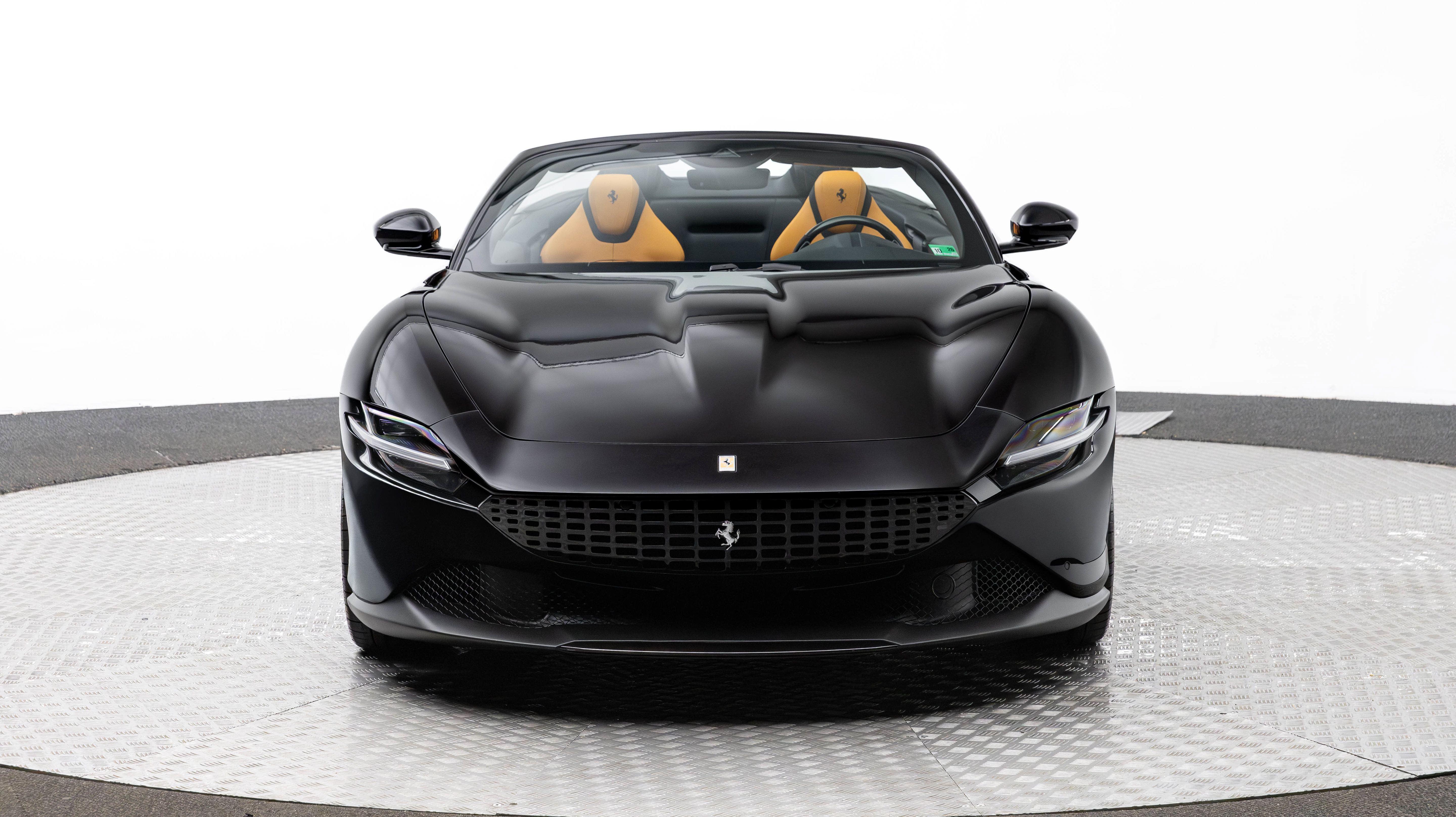 Certified 2025 Ferrari Roma Spider RWD image 10