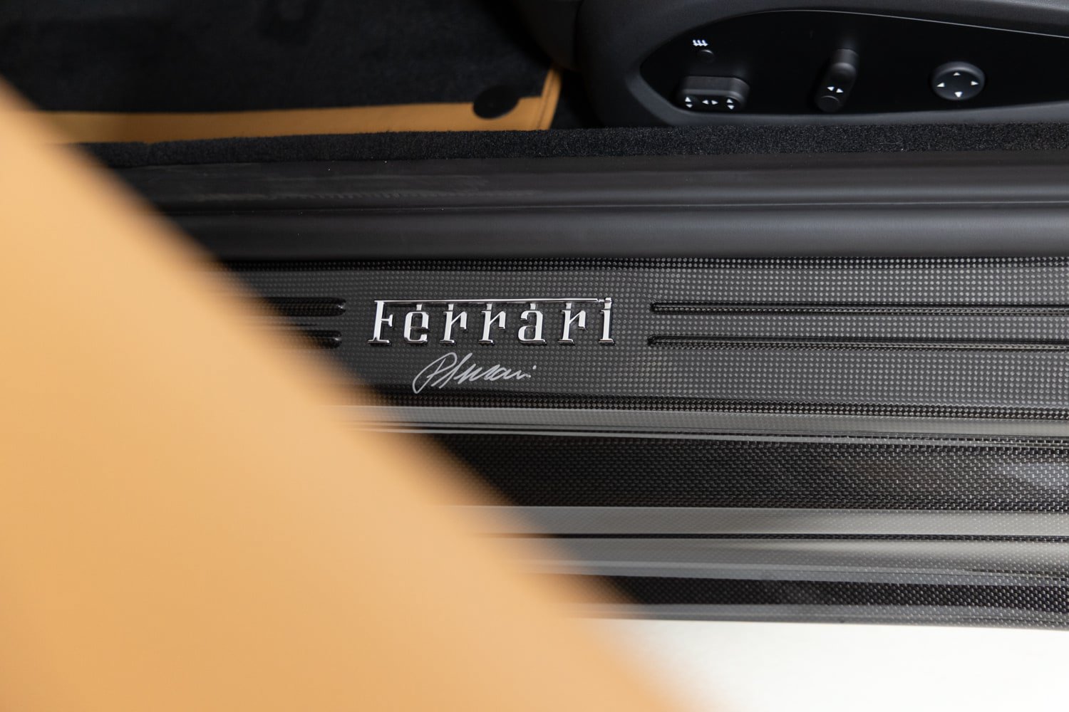 Used 2022 Ferrari 812 GTS RWD image 26