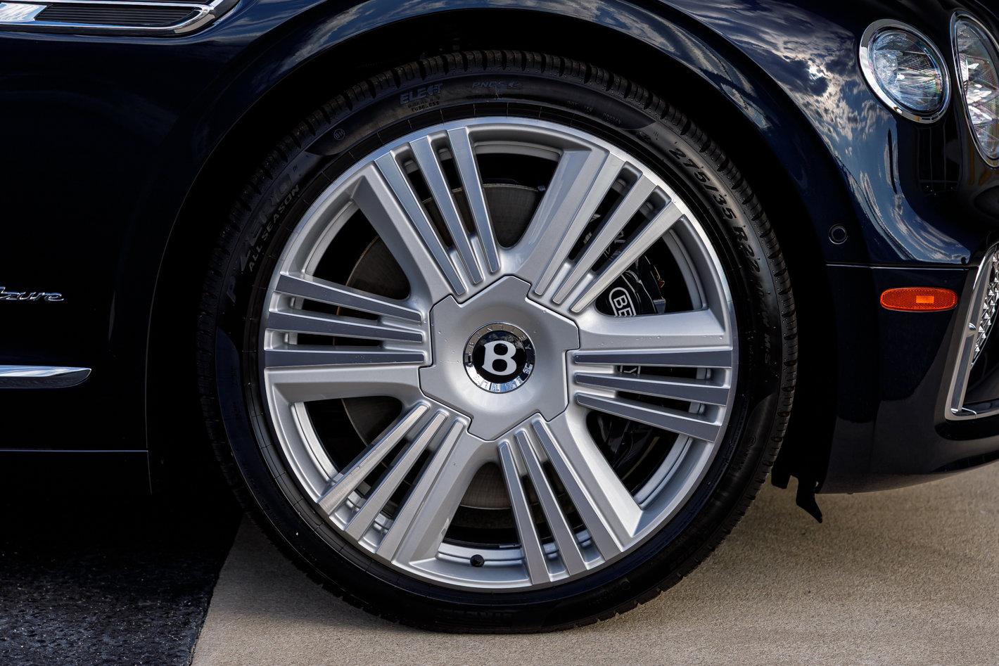 New 2026 Bentley Flying Spur Azure image 20