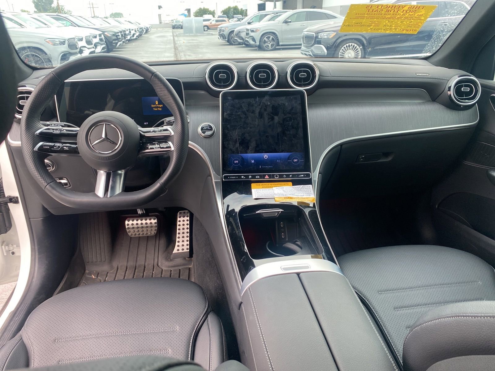 Used 2025 Mercedes-Benz GLC 350e 4MATIC image 12