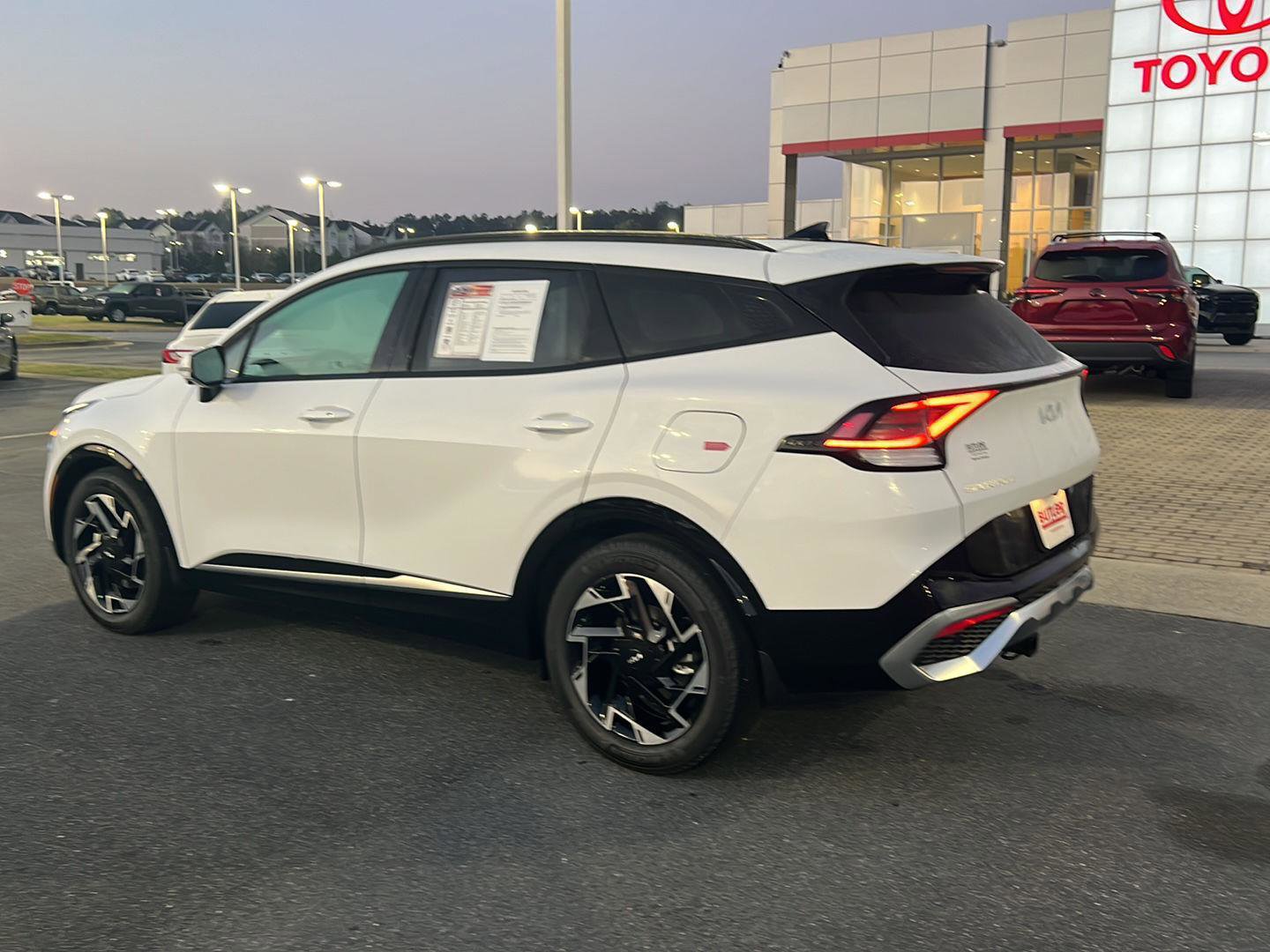 Used 2023 Kia Sportage SX image 4