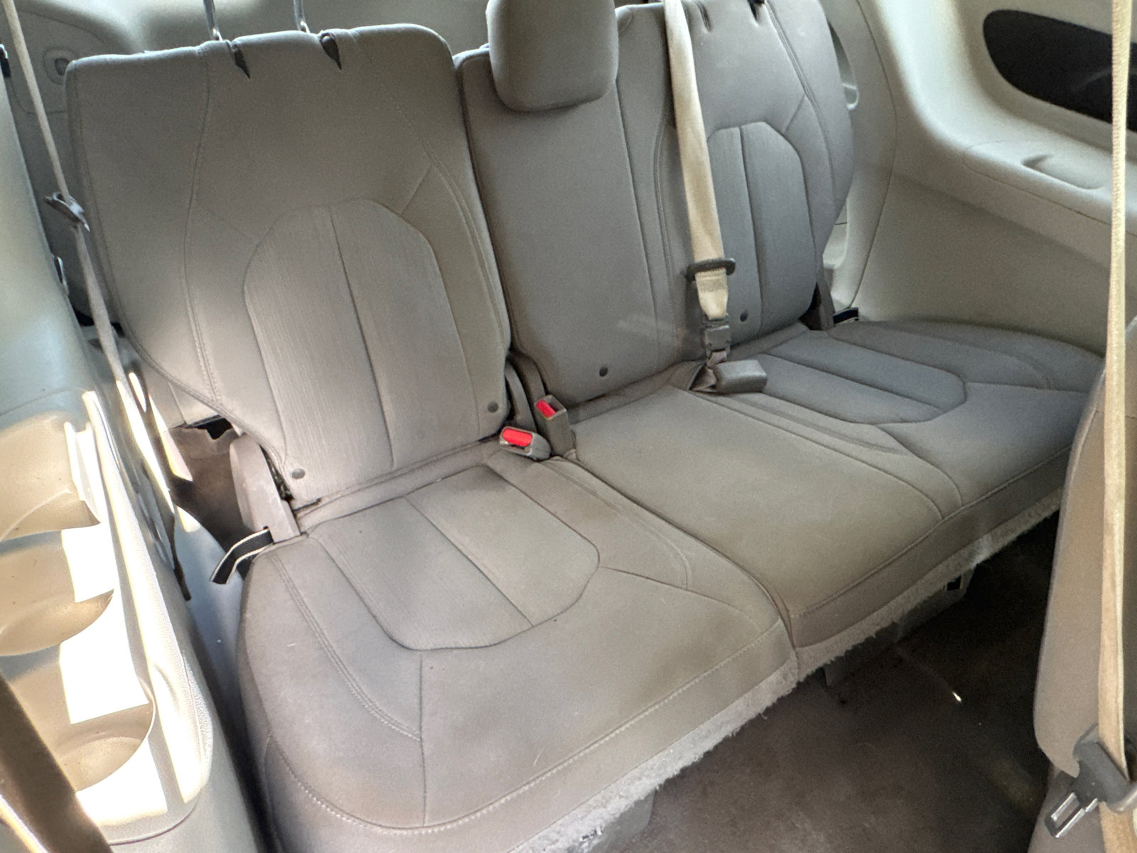 Used 2019 Chrysler Pacifica Touring Plus w/ Tire & Wheel Group FWD image 17