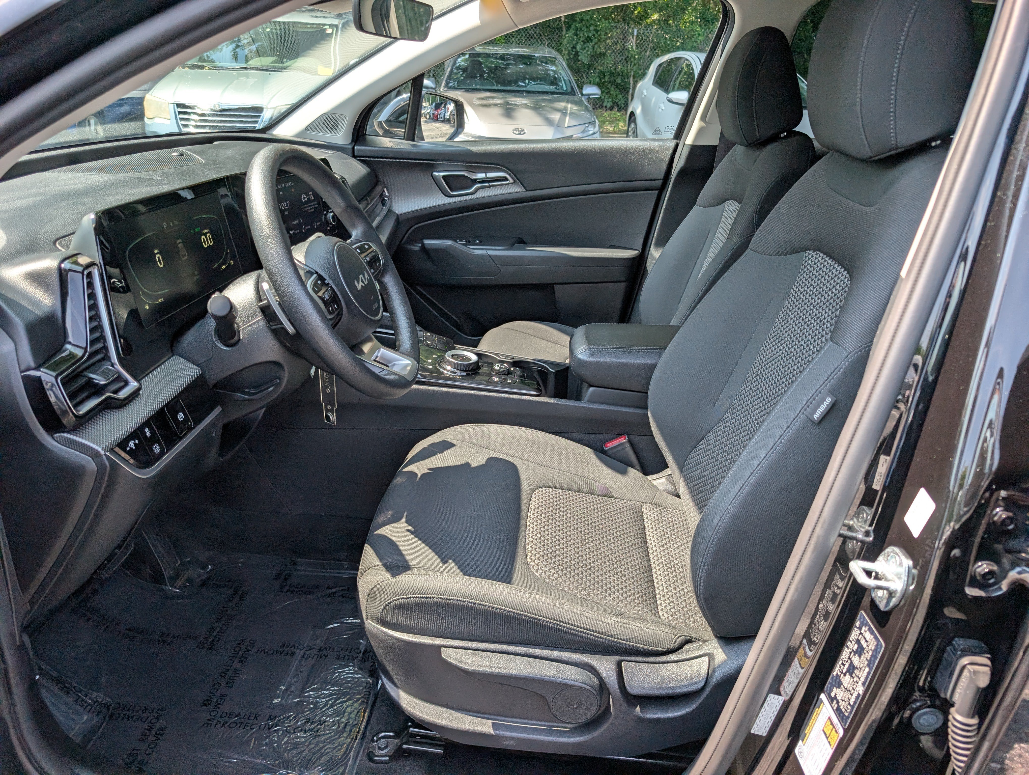Used 2023 Kia Sportage LX AWD/4WD image 16