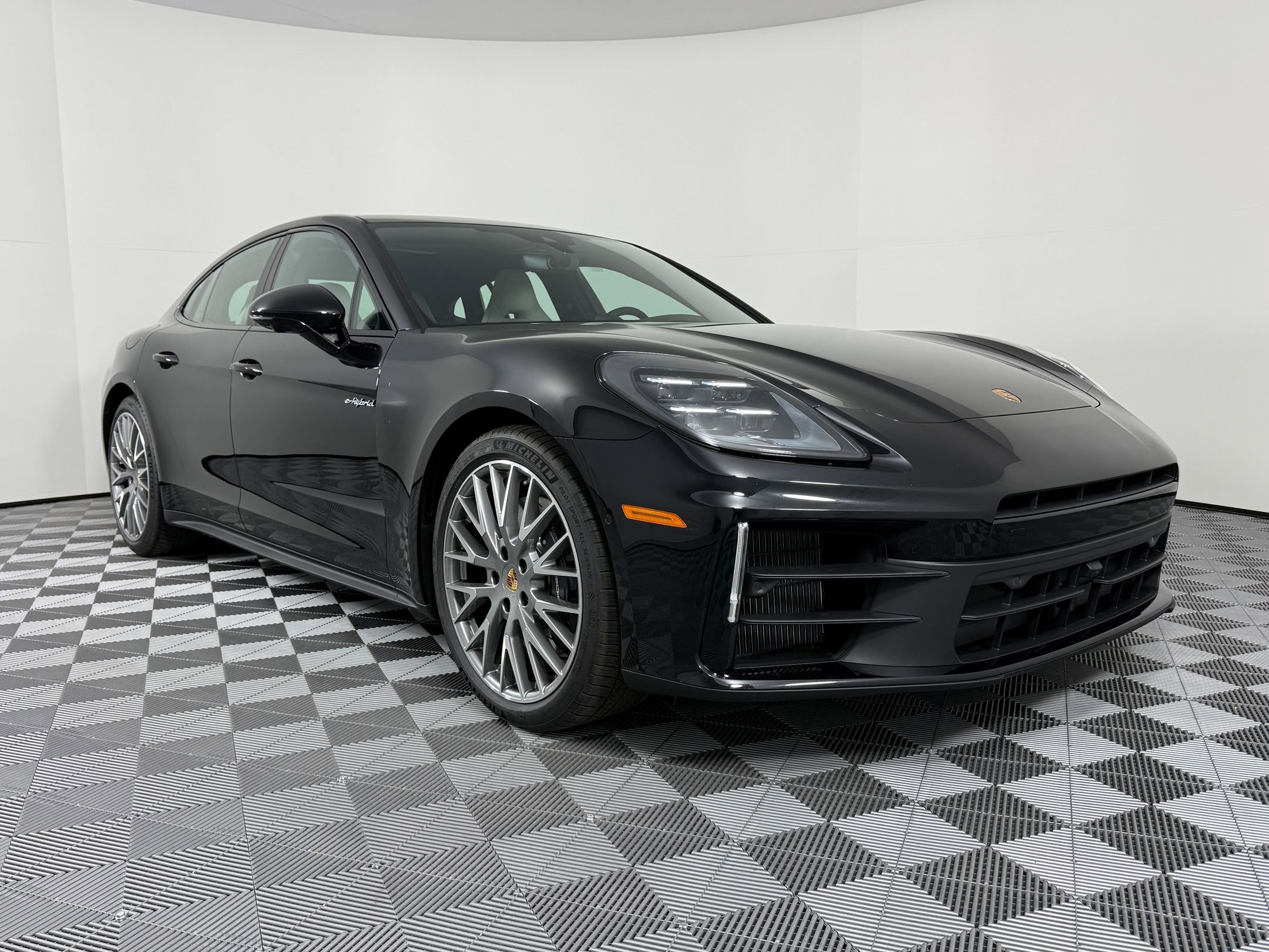 New 2026 Porsche Panamera 4 image 7