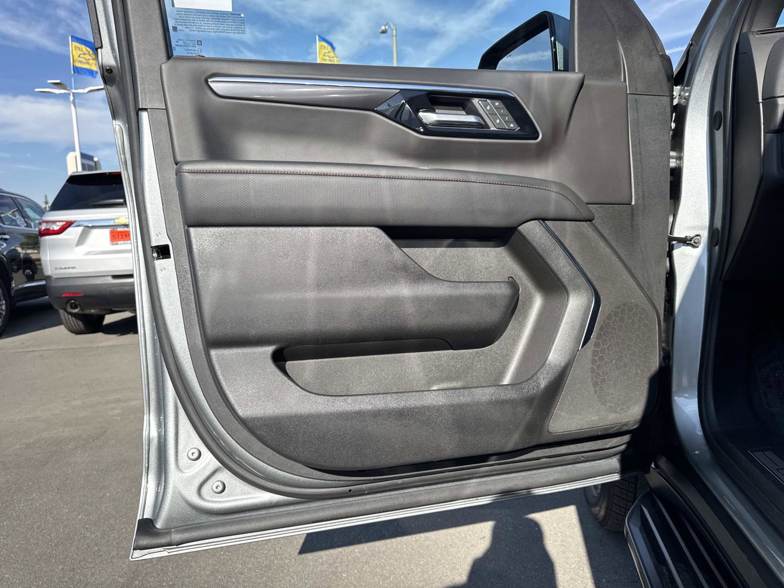 Used 2025 Chevrolet Tahoe RST image 18