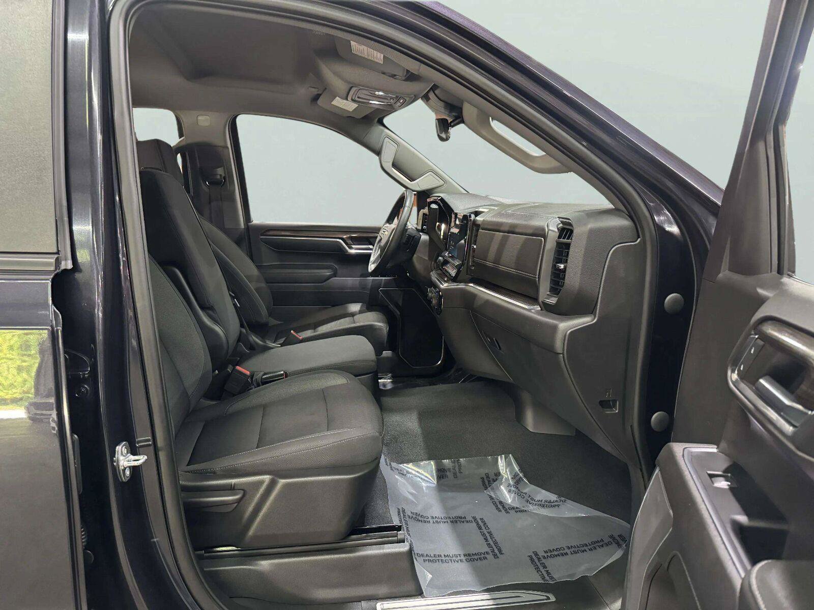 Used 2023 Chevrolet Silverado 1500 LT AWD/4WD image 41