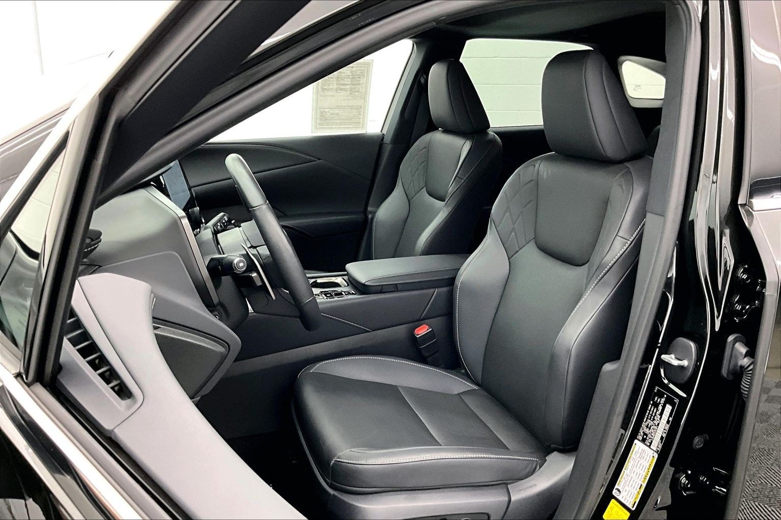 Used 2025 Lexus RX 350 Premium w/ Convenience Package FWD image 16