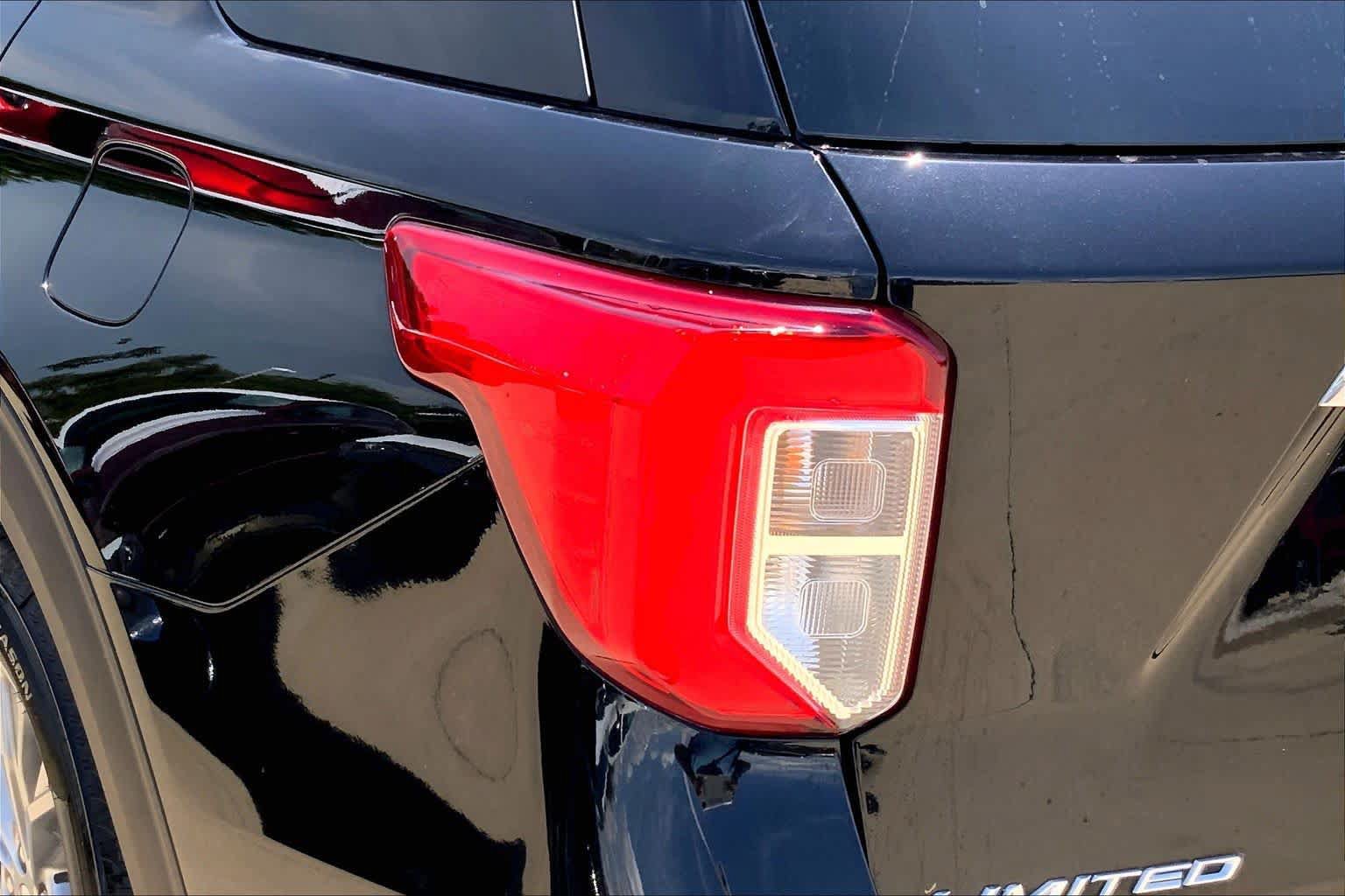 Used 2023 Ford Explorer Limited AWD/4WD image 55