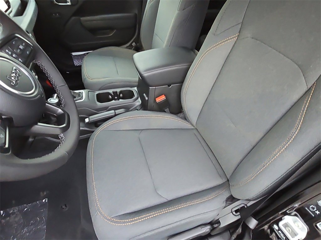 New 2025 Jeep Gladiator Sport image 15