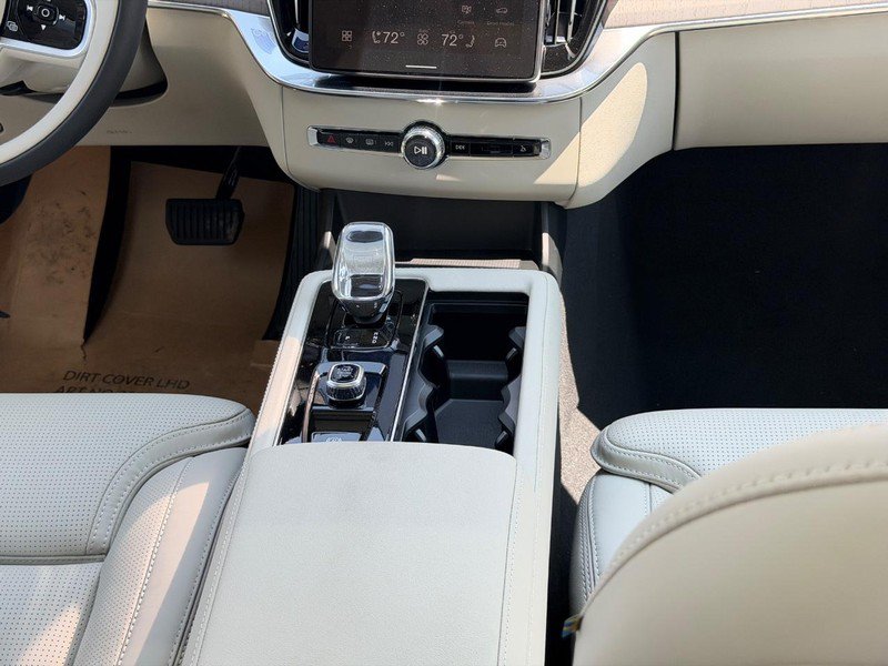 New 2026 Volvo XC90 T8 Ultra w/ Protection Package Premier AWD/4WD image 9