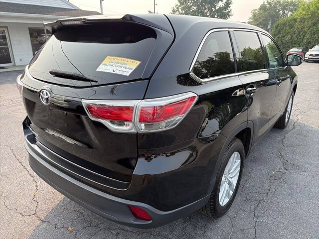 Used 2016 Toyota Highlander LE FWD image 12