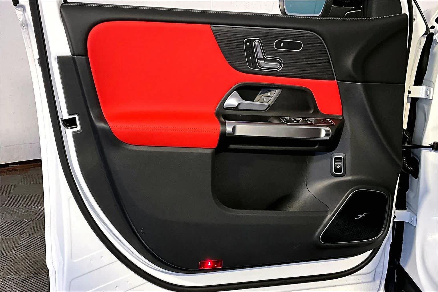 New 2026 Mercedes-Benz GLB 35 AMG 4MATIC image 11