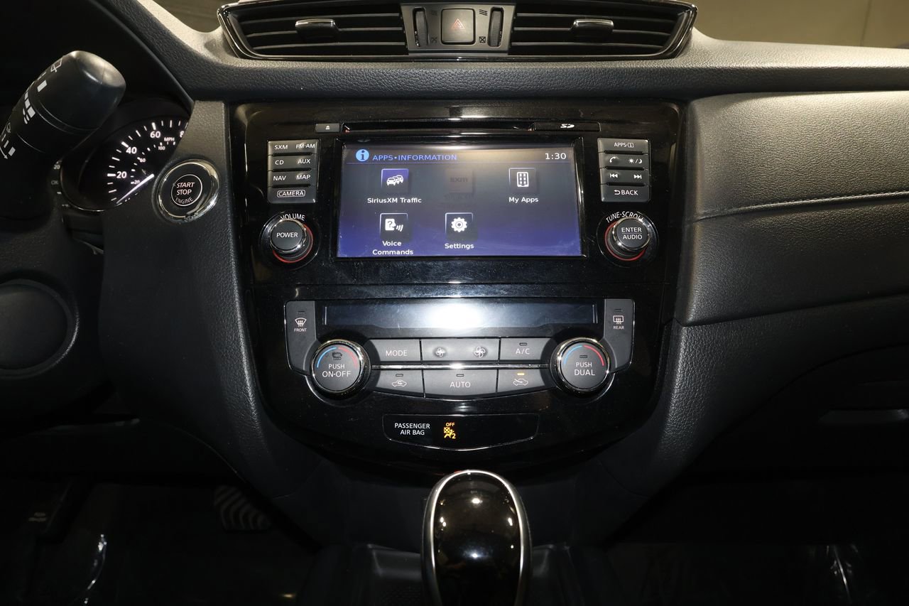 Used 2017 Nissan Rogue SV w/ SV Premium Package image 17