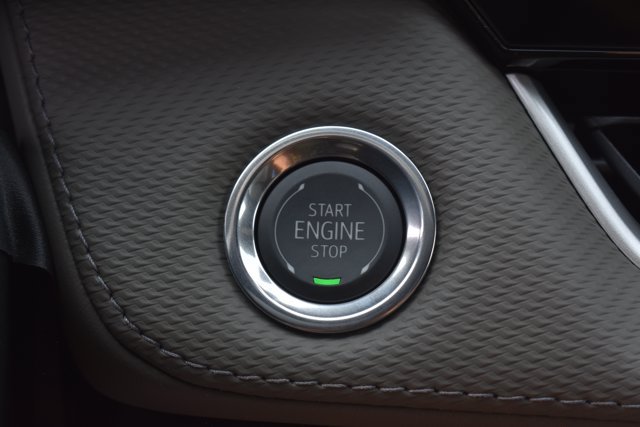 New 2027 Chevrolet Equinox LT w/ Convenience Package II FWD image 26
