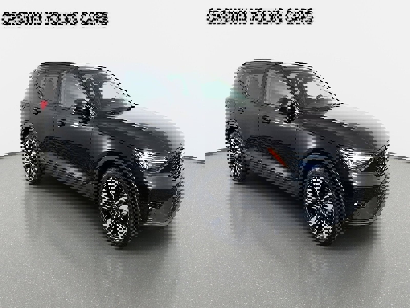 Used 2023 Volvo XC40 B4 Ultimate image 4