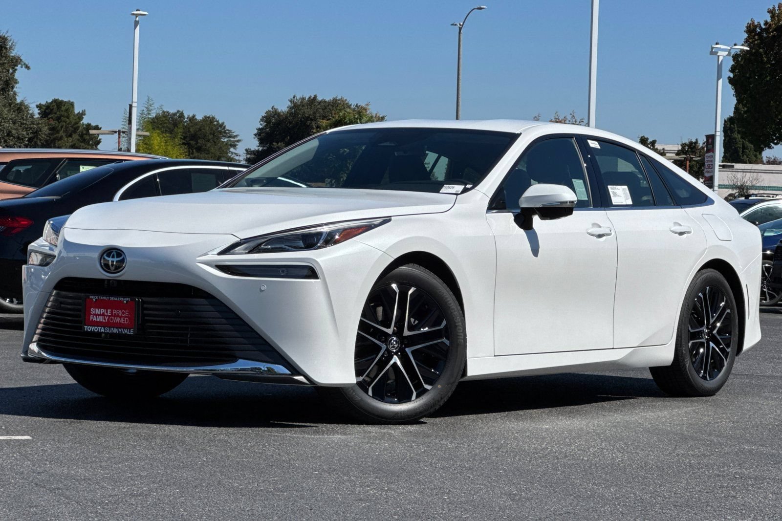 New 2026 Toyota Mirai RWD image 2