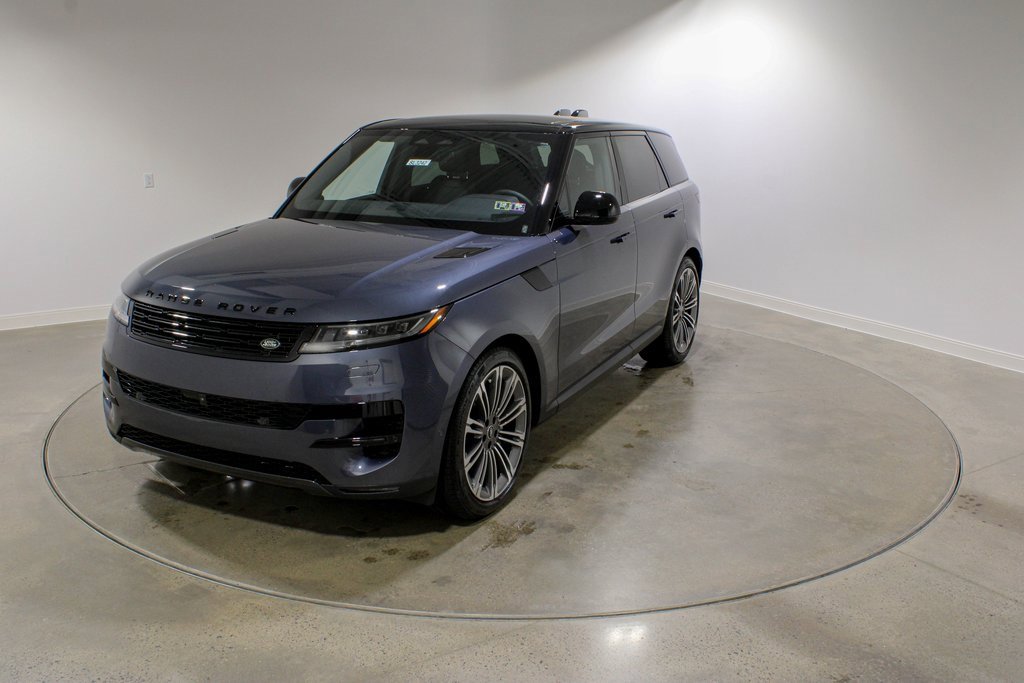 New 2025 Land Rover Range Rover Sport SE