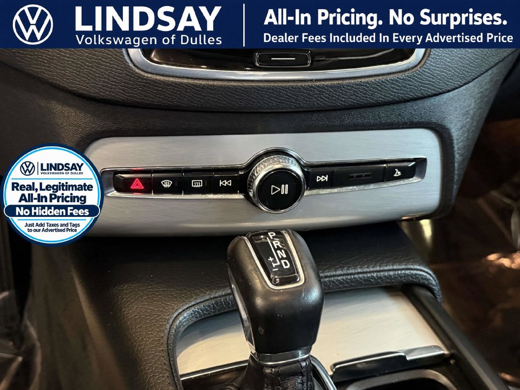 Used 2016 Volvo XC90 T5 Momentum AWD/4WD image 19