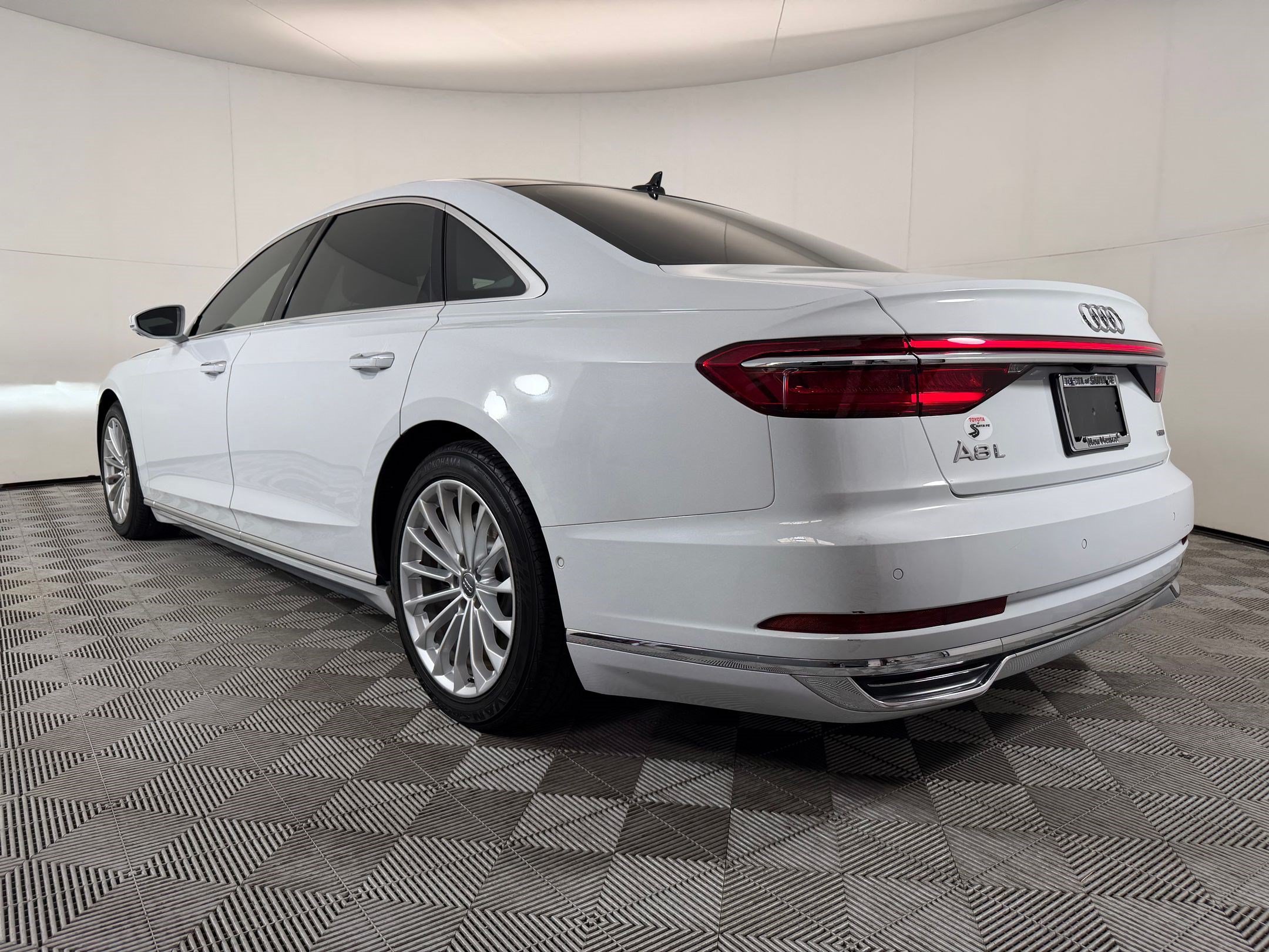 Used 2020 Audi A8 L 4.0T w/ Executive Package AWD/4WD image 3