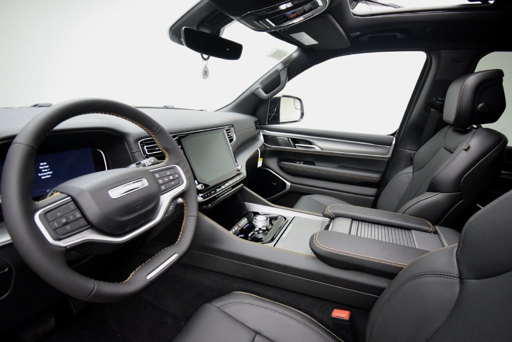 New 2026 Jeep Grand Wagoneer 4WD image 37