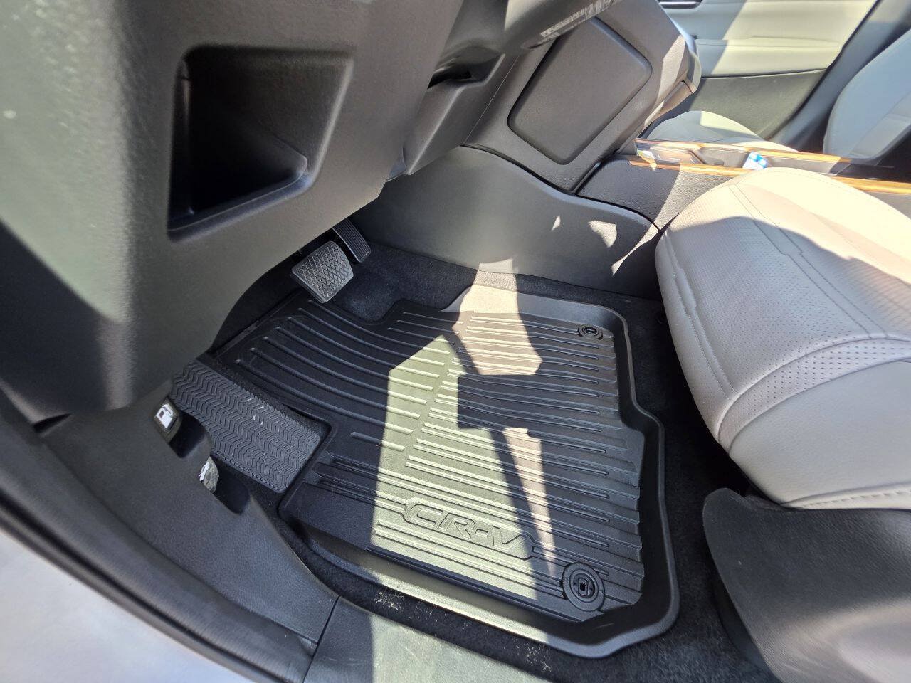 Used 2020 Honda CR-V Touring image 14