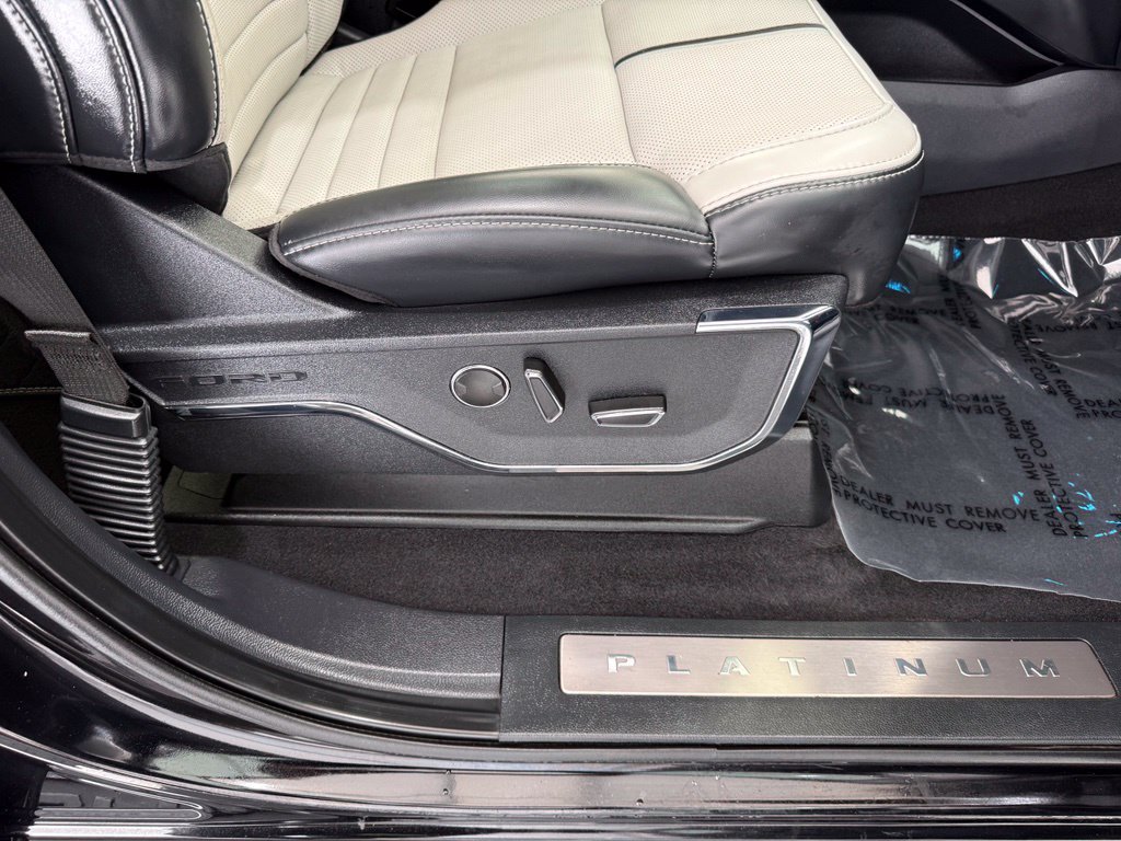 Used 2023 Ford F150 Lightning Platinum AWD/4WD image 22