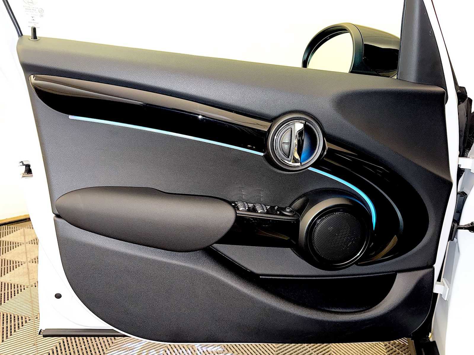 Certified 2023 MINI Cooper 4-Door Hardtop image 11
