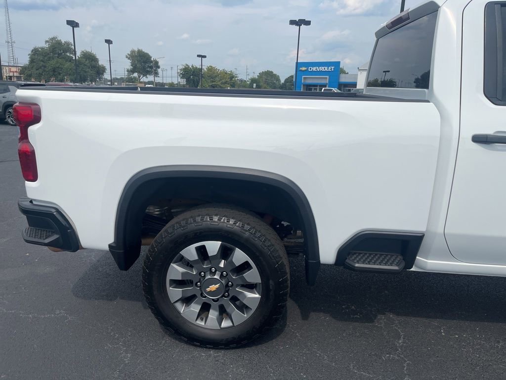 Used 2024 Chevrolet Silverado 2500 Custom w/ Custom Value Package image 4