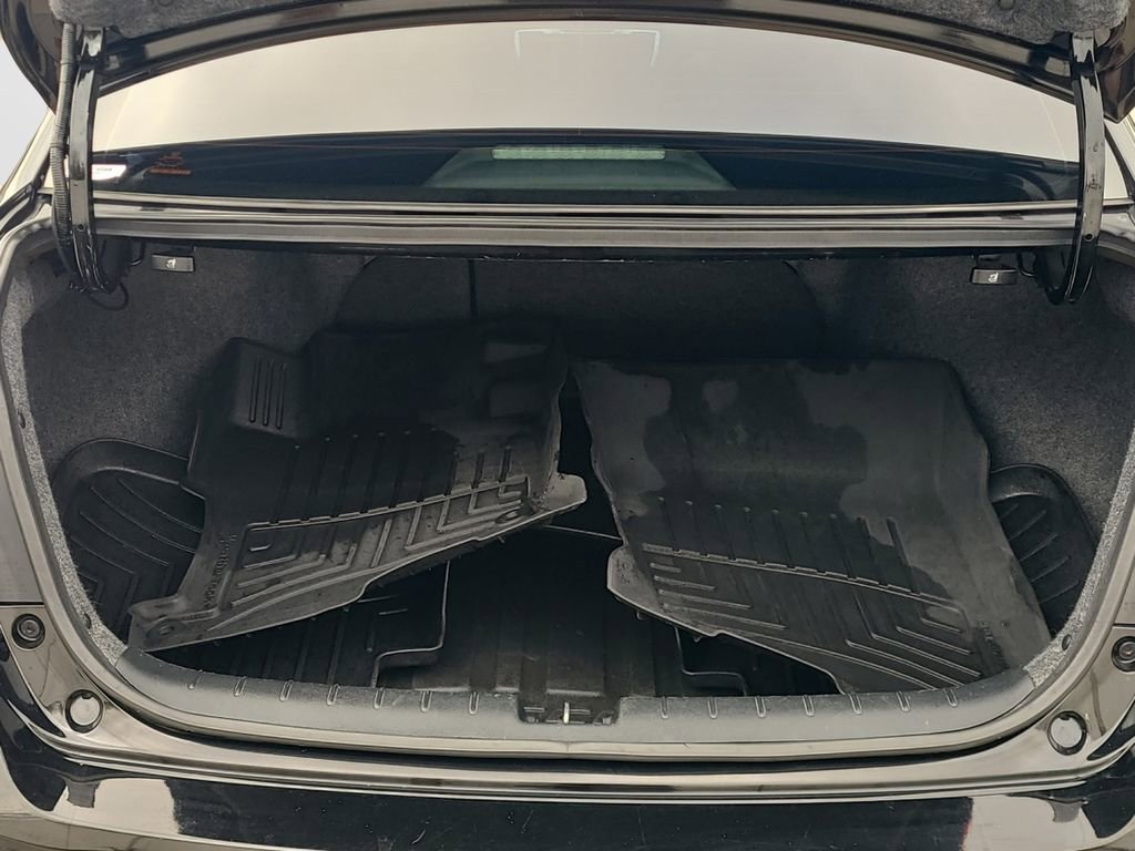 Used 2017 Honda Accord Touring image 12