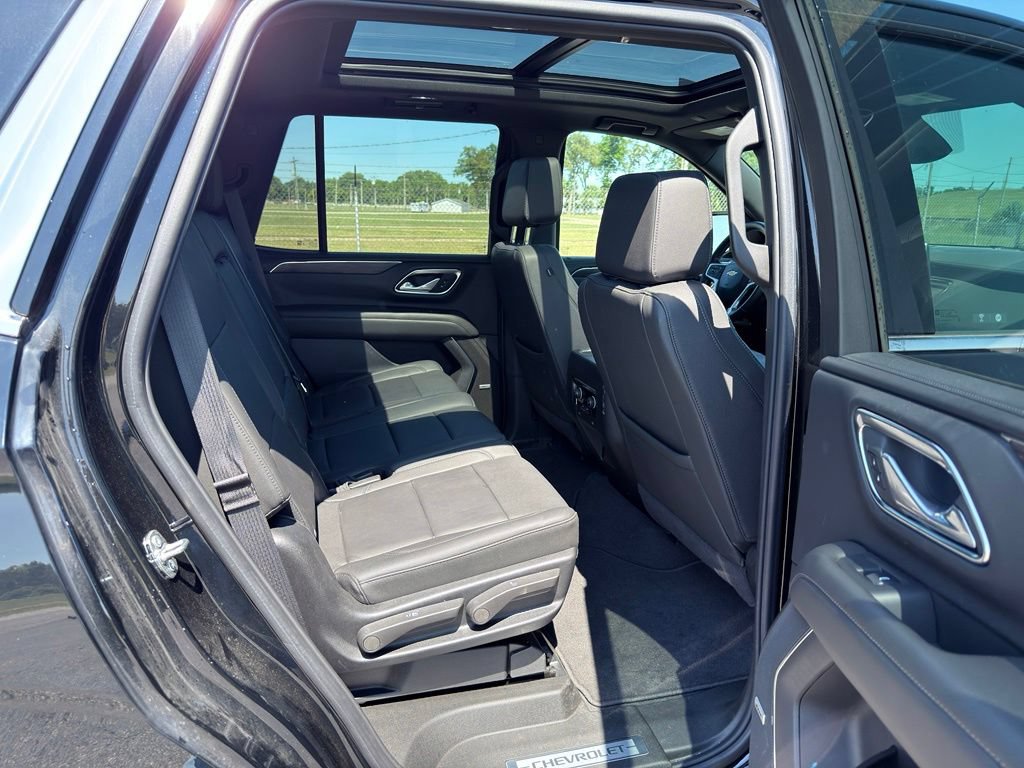 Used 2024 Chevrolet Tahoe LT AWD/4WD image 32