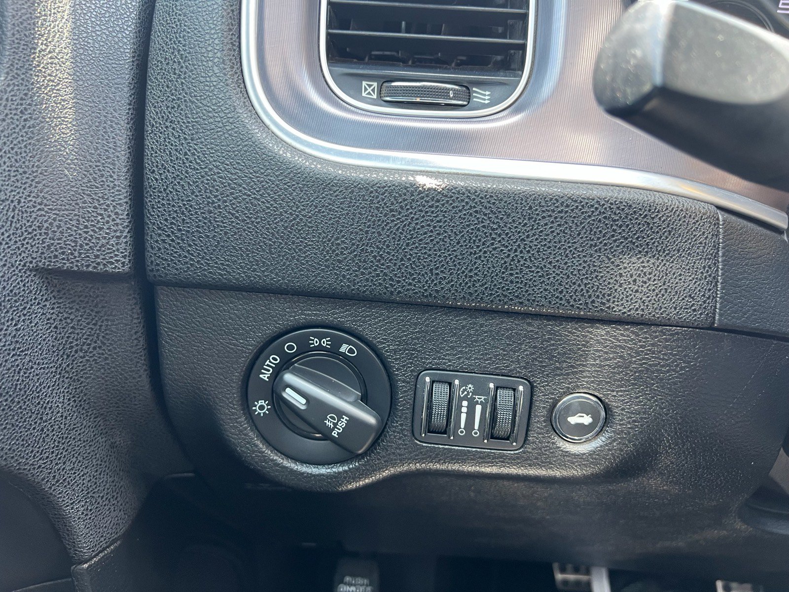 Used 2019 Dodge Charger R/T RWD image 21
