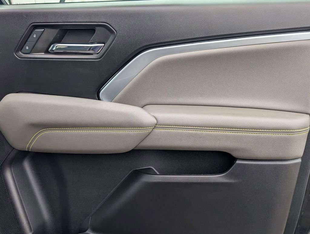 Used 2024 Chevrolet Colorado ZR2 w/ Technology Package image 45