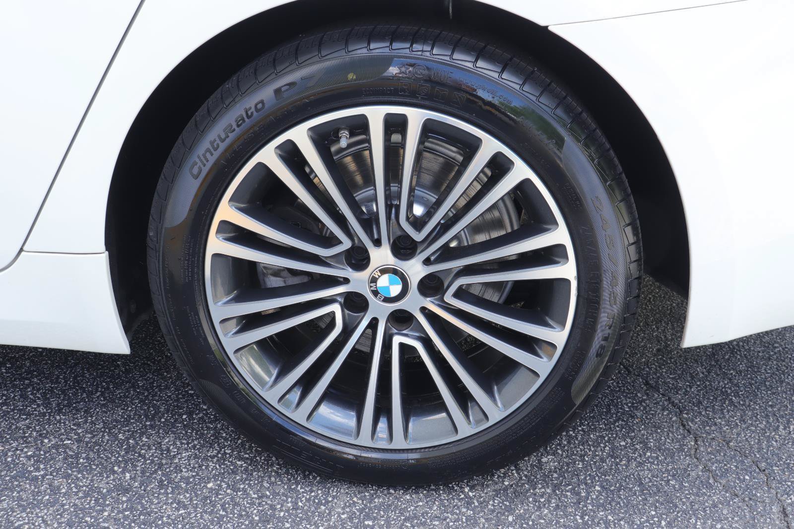 Used 2020 BMW 530i w/ Premium Package RWD image 39