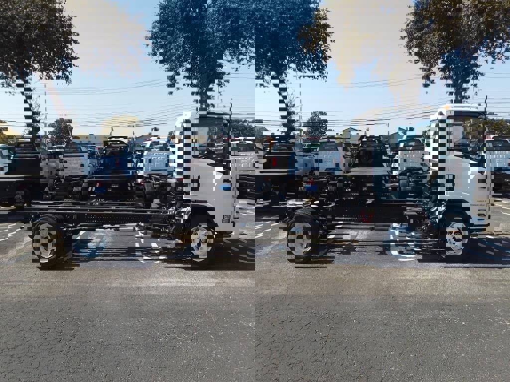 New 2025 Chevrolet Low Cab Forward image 3