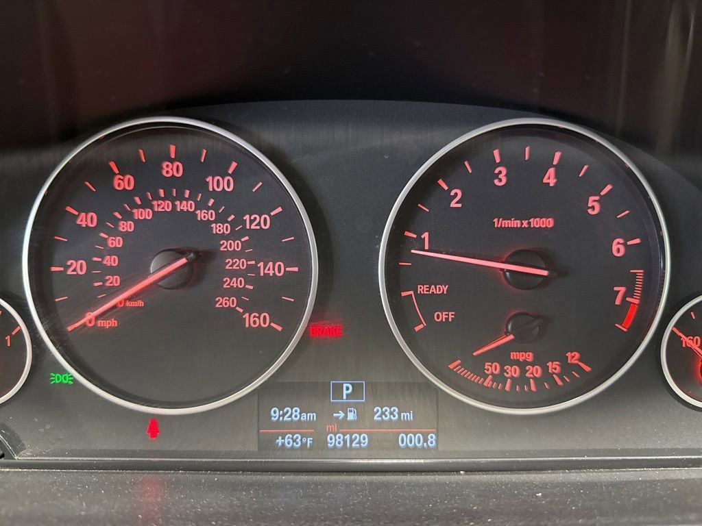 Used 2018 BMW 320i Sedan RWD image 14