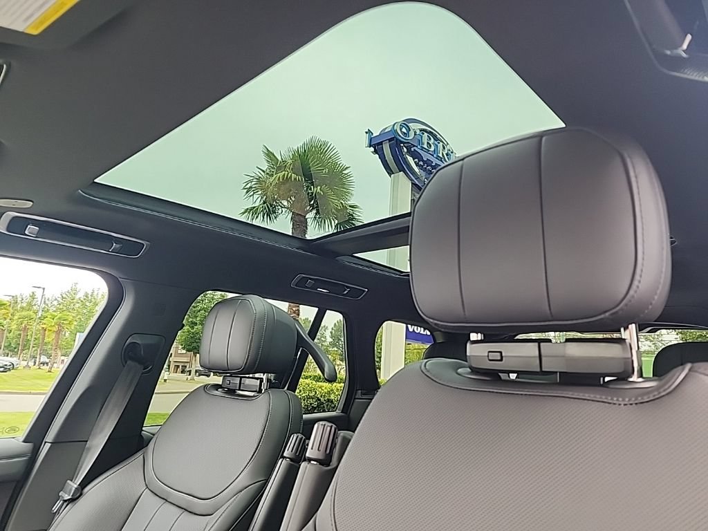 New 2026 Land Rover Range Rover SE AWD/4WD image 13
