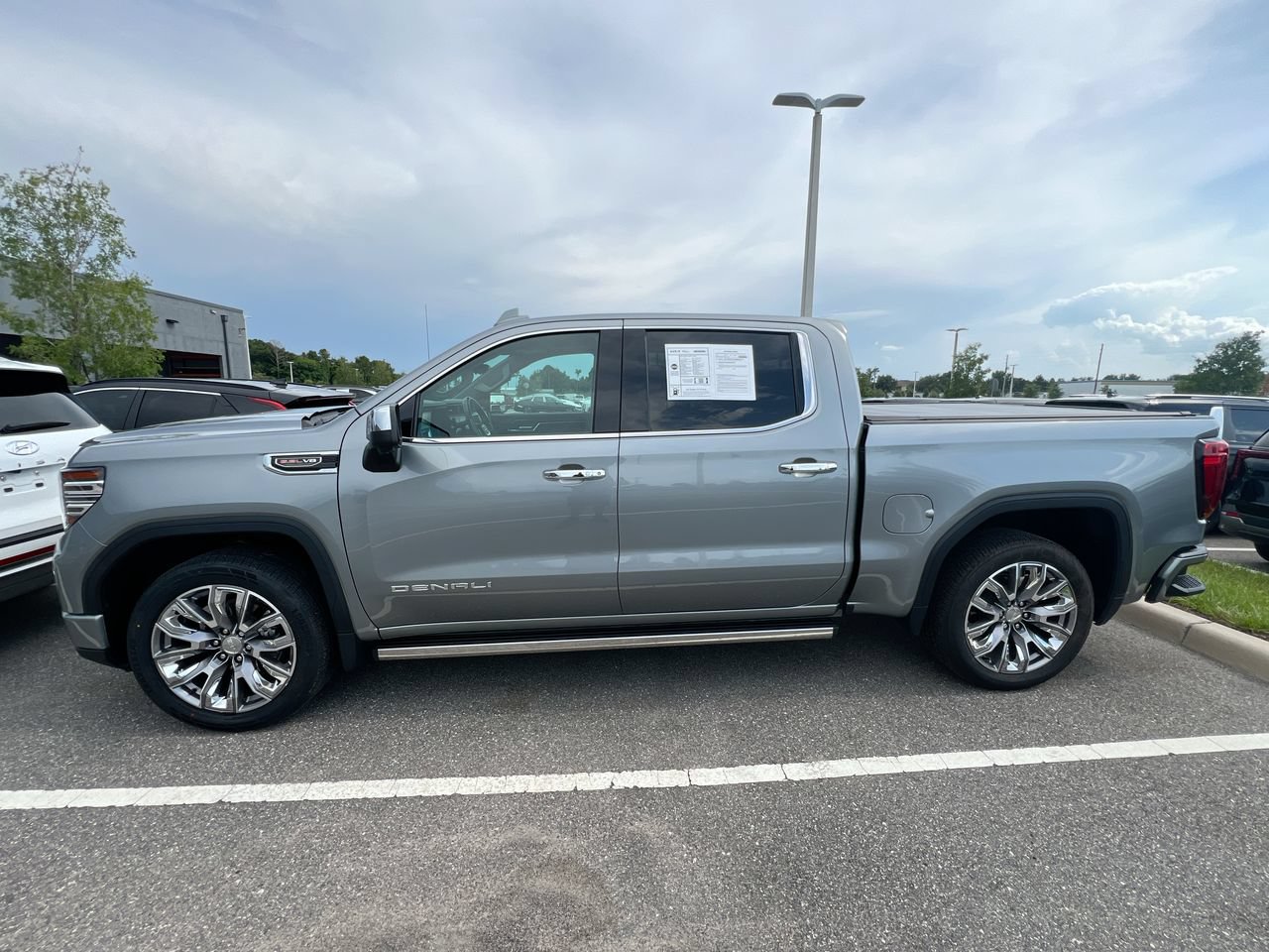 Used 2023 GMC Sierra 1500 Denali w/ Denali Reserve Package AWD/4WD image 7