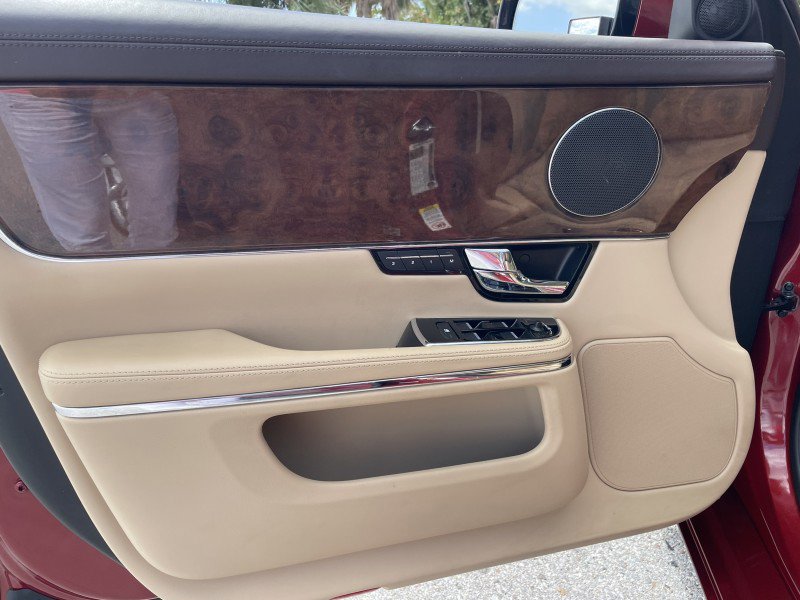 Used 2012 Jaguar XJ image 26