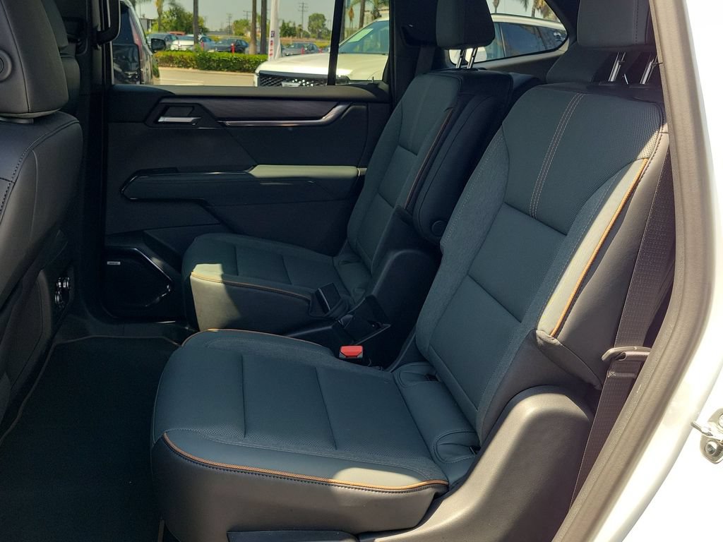 Used 2026 GMC Acadia AT4 w/ Luxury Package AWD/4WD image 26