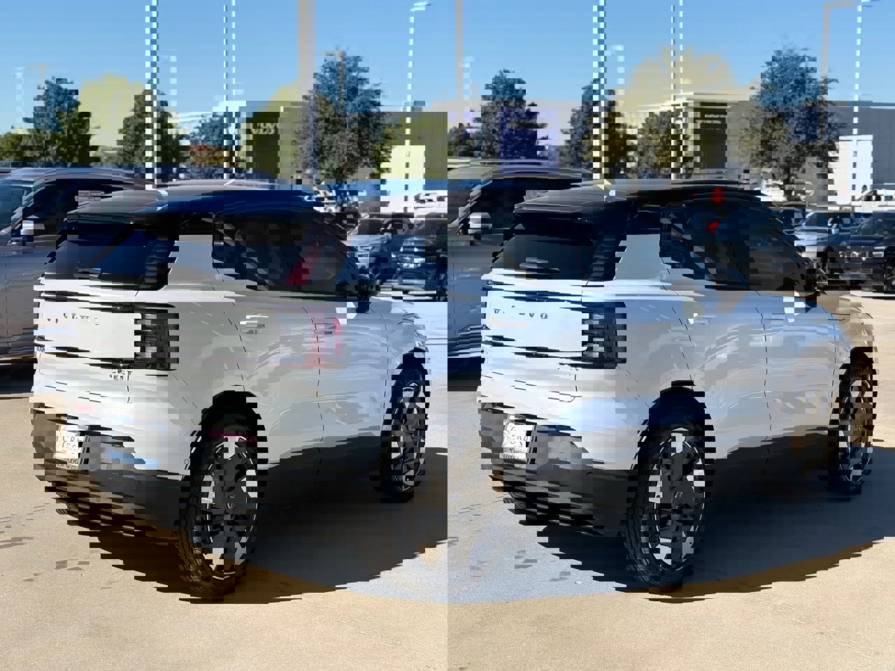 New 2025 Volvo EX30 Plus w/ Protection Package Premier image 6